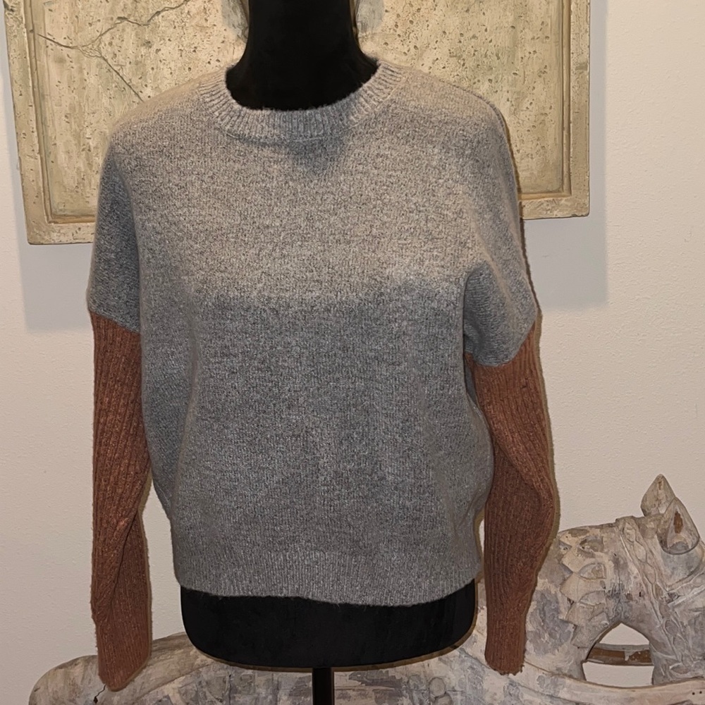 Lulus XS boxy relaxed gray roast color block soft crew neck Nancie sweater Sz XS